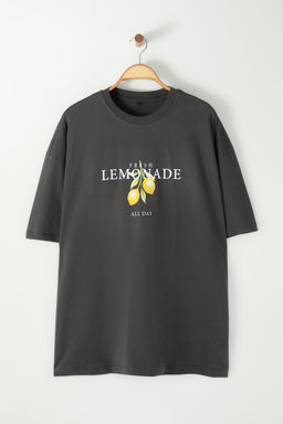 Antrasit Oversize/Genis Kesim Bisiklet Yaka Limon Bask?l? Buyuk Beden T-Shirt TMNSS25BF00002