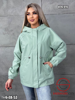 Ветровка с капюшоном женская