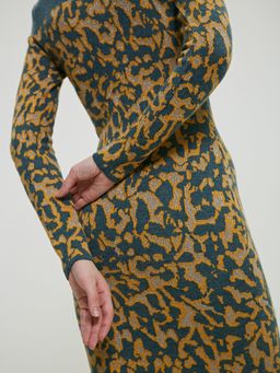 Платье со стилевым жаккардом листья