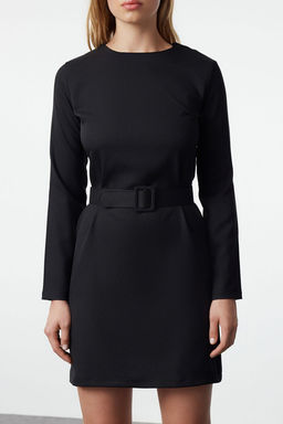Siyah Shift/Duz Kesim Kemerli Mini Dokuma Elbise TWOAW25EL00190