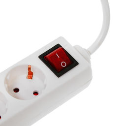 Удлинитель Luazon Lighting, 4 розетки, 5 м, 16 А, 3500 Вт, 3х1.5 мм2, с заземлением, с выключателем,