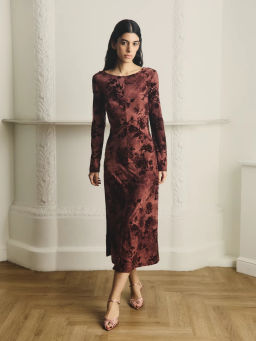 Трикотажное платье приталенного силуэта / Zarina