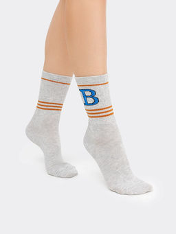 Цена за 5 пар! Высокие женские носки в оттенке светло-серый меланж с рисунком в виде буквы