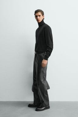 RELAXED FIT LEATHER EFFECT TROUSERS - Zara фото 14
