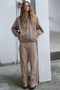 PANTAL?N RECTO FRUNCES / Rosa empolvado