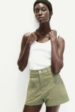 Pantalon corto de sarga estilo cargo