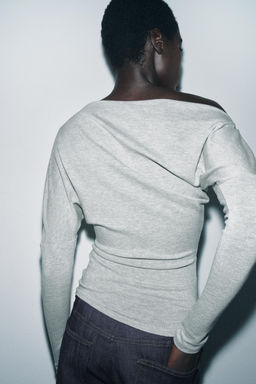 TOP ASIM?TRICO SOFT / Gris vigor? - Zara фото 3
