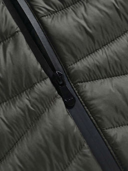 Куртка женская удлинённая стёганая с капюшоном и графеновой подкладкой цвета хаки 9628_1Kh