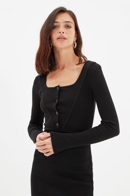 TRENDYOLMILLA Siyah Dugmeli Kare Yaka Vucuda Oturan Uzun Kollu Fitilli Esnek Midi Y?rtmacl? Elbise TWOAW22EL0431  фото 3