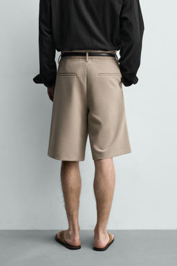 BERMUDA FLUIDA PLIEGUES / Tostado claro