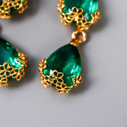 Цена за 4 шт. Декор для творчества пластик Капля с золотыми цветочками, морская волна кристалл, 2?1.2 см