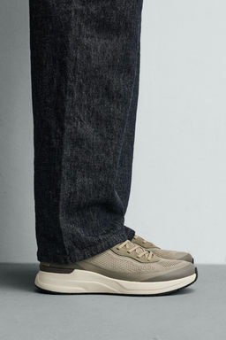 ZAPATILLA DEPORTIVA / Gris Topo