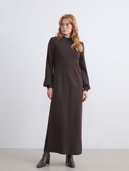 Dik Yaka Triko Elbise