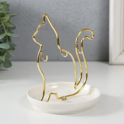 Подставка для мелочей «Кошка», керамика, металл, белая с золотом, 10.5×10×12.5 см