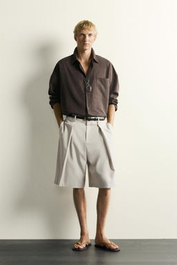 BERMUDA WIDE FIT PLIEGUES / Beige claro