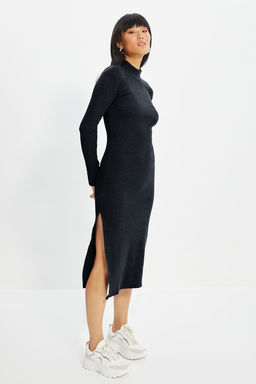 TRENDYOLMILLA Siyah Vucuda Oturan Y?rtmacl? Bisiklet Yaka Midi Fitilli Esnek Orme Kalem Elbise TWOAW21EL0135