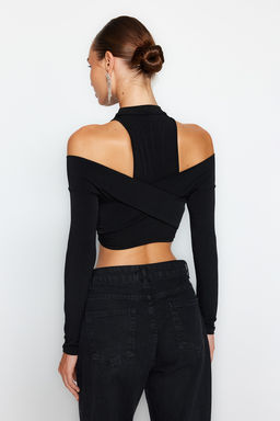 Trendyolmilla Siyah Pencere/Cut Out Detayl? Bluz TPRAW24BZ00026