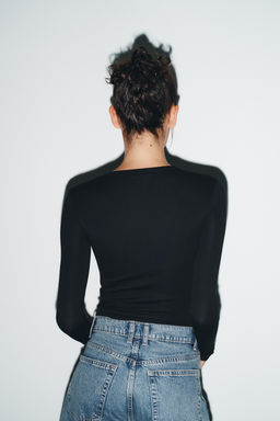 CAMISETA MANGA LARGA / Negro - Zara фото 5