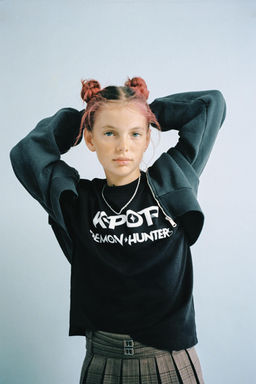 KPOP DEMON HUNTERS NETFLIX  PRINTED T-SHIRT - Zara фото 7