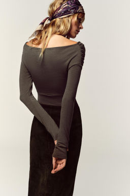 DRAPED SURPLICE NECKLINE TOP - Zara фото 13