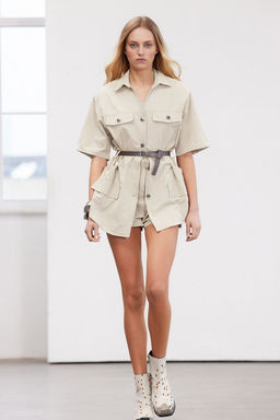 TRENDYOLMILLA Bej Gomlek Yakal? Cep Detayl? Mini Gabardin Tulum TWOSS24TU00036  фото 3