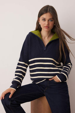 Lacivert Yumusak Dokulu Genis Kal?p Devrik Yaka Triko Kazak TWOAW26KZ00156