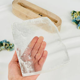 Срез Селенита на подставке - Радуга самоцветов фото 2