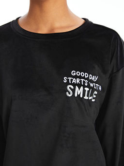 Bisiklet Yaka Nak??l? Kadife Kad?n Pijama Tak?m?