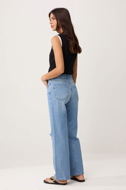 Mavi Y?rt?k Detayl? Yuksek Bel Straight Jeans TWOSS26JE00263 - Trendyolmilla фото 4