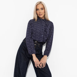 Блуза с рюшами, Стильный бенефис (фэшн)