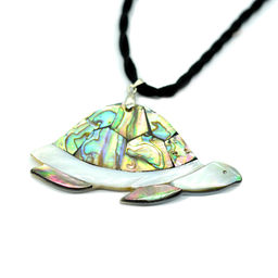 Подвеска на шнурке с перламутром черепаха 65*35мм, 41см