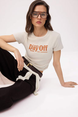 Tas Bask?l? Fitted/Vucuda Oturan K?sa Kollu Pamuk Ribana Orme T-Shirt TWOSS26TS00127