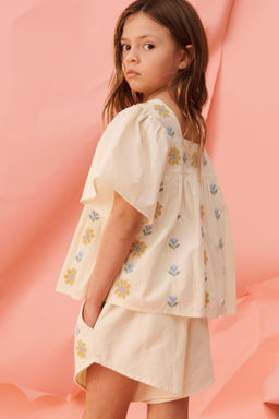 BLUSA BORDADOS FLORES PUNTO DE CRUZ LIMITED EDITION / Crema - Zara фото 3