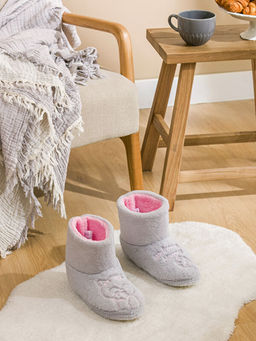 Pel?? Kad?n Ev Botu Panduf