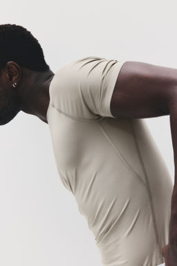 Camiseta de deporte con DryMove Compression Fit - H&m фото 6