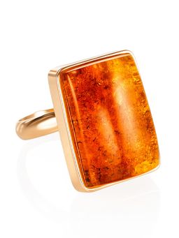 Прямоугольное кольцо из серебра в позолоте и натурального коньячного янтаря
