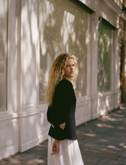 FITTED BLAZER WITH SHOULDER PADS - Zara фото 5