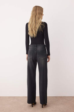 Wardrobe Essentials Siyah More Sustainable Yuksek Bel Aksesuar Detayl? Wide Leg Jeans TWOAW26JE00104