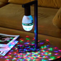 Светодиодный светильник-проектор ULI-Q301. Серия DISCO, многоцветный. ТМ VOLPE. Работа от сети 220В. Для установки в электропатрон Е27. Цвет корпуса белый.