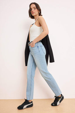 Koyu Mavi Yuksek Bel Comfort Esnek YENI Mom Jeans TWOAW26JE00026 - Trendyolmilla фото 13