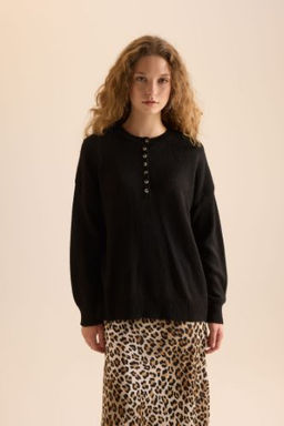 Oversize Genis Kal?p Dugmeli Yaka Triko Kazak