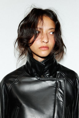 FAUX LEATHER PEPLUM JACKET - Zara фото 4