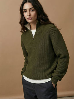 Свитер из плотного хлопка с воротником на молнии