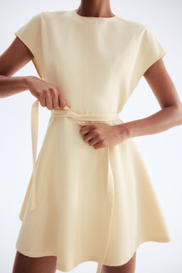 Vestido con cintur?n de anudar - H&m фото 3