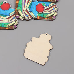 Декор для творчества дерево «Стопка книг с яблоком», набор 5 шт., 4.5×4×0.3 см