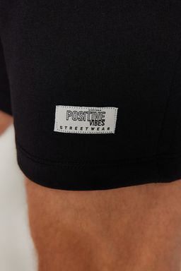 Siyah Regular/Normal Kesim Etiket Aplikeli Pamuklu Sort TMNSS23SR00079