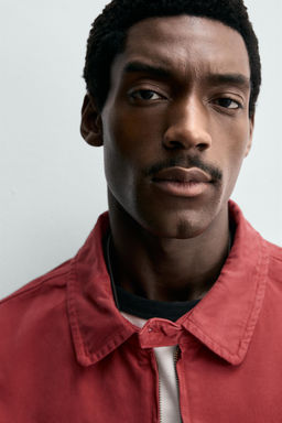 CAZADORA REGULAR FIT ALGOD?N LAVADO / Rojo - Zara фото 5