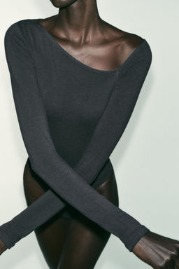 ASYMMETRIC LONG SLEEVE BODYSUIT - Zara фото 13