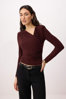 Kahverengi Fitted/V_cuda Oturan Asimetrik Yaka Uzun Kollu Esnek _rme Bluz TWOSS26BZ00243