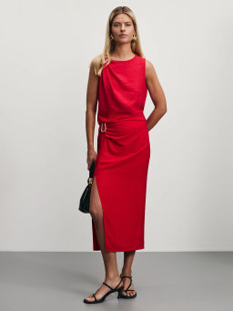 Блузка-топ с декоративной брошью из вискозы / Zarina  фото 2